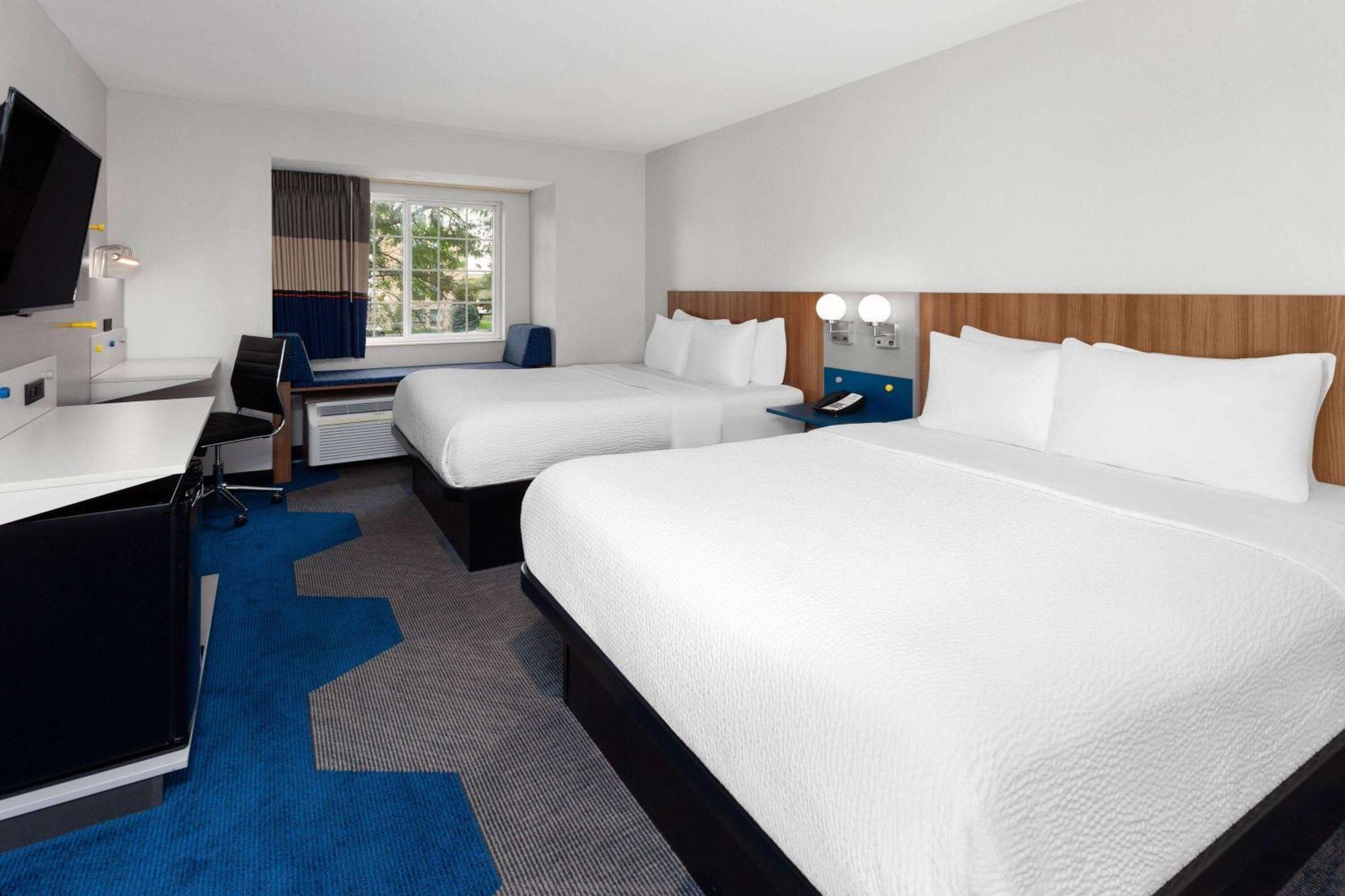 Microtel Inn By Wyndham ג'יינסוויל מראה חיצוני תמונה