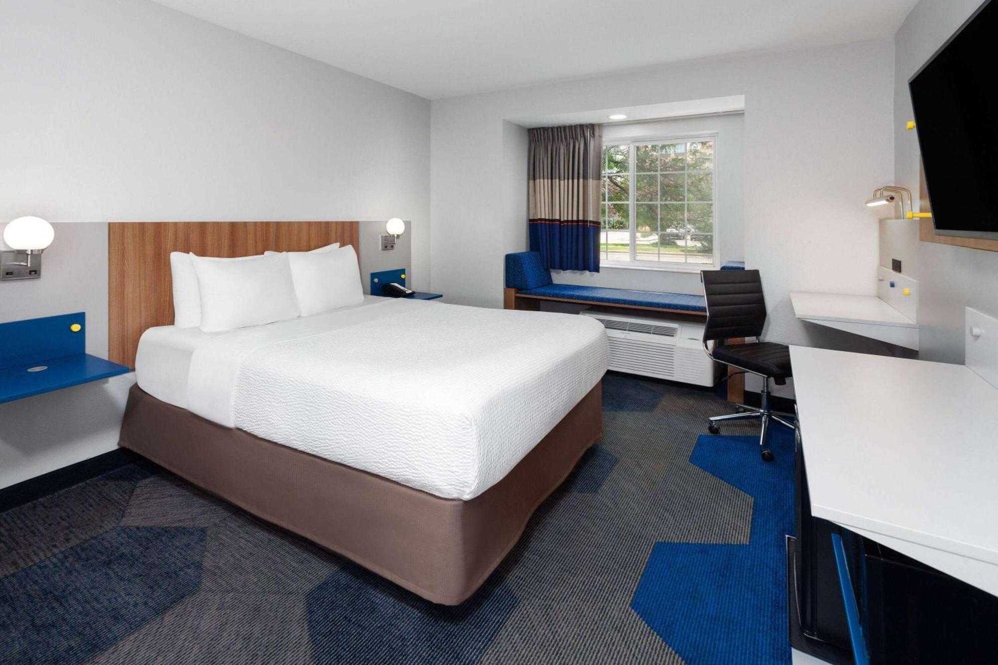 Microtel Inn By Wyndham ג'יינסוויל מראה חיצוני תמונה
