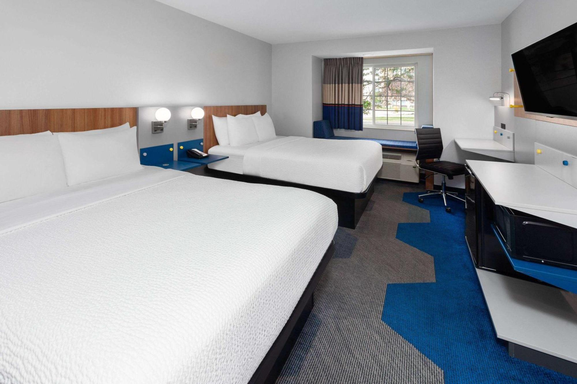 Microtel Inn By Wyndham ג'יינסוויל מראה חיצוני תמונה